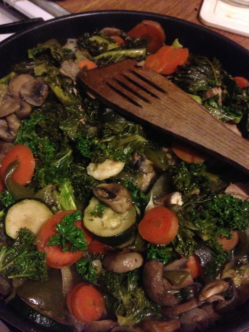 Kale with vegetables and chicken