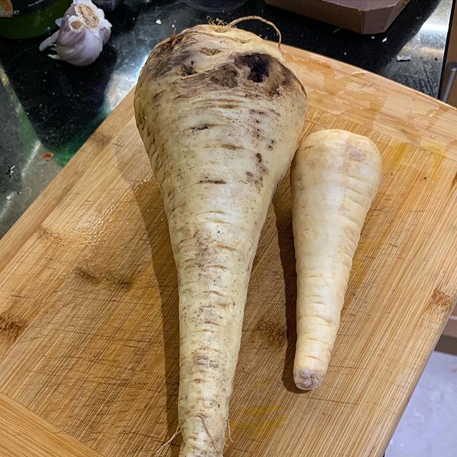 Not all parsnips are equal. The one on the right is shop bought, while the one on the left is from the local farmers’ market #food #vegetables #cooking